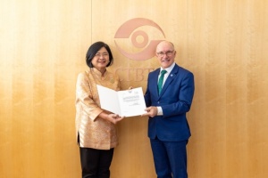 <strong>Read more about</strong><br />เอกอัครราชทูต ณ กรุงเวียนนา ยื่นสารแต่งตั้งต่อเลขาธิการบริหารองค์การสนธิสัญญาว่าด้วยการห้ามทดลองนิวเคลียร์โดยสมบูรณ์ (CTBTO) เอกอัครราชทูต ณ กรุงเวียนนา ยื่นสารแต่งตั้งต่อเลขาธิการบริหารองค์การสนธิสัญญาว่าด้วยการห้ามทดลองนิวเคลียร์โดยสมบูรณ์ (CTBTO)