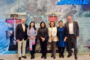 <strong>Read more about</strong><br />เอกอัครราชทูต ณ กรุงเวียนนา เยี่ยมชมโรงงาน Andritz Hydro ขยายความร่วมมือด้านพลังงานสะอาด เอกอัครราชทูต ณ กรุงเวียนนา เยี่ยมชมโรงงาน Andritz Hydro ขยายความร่วมมือด้านพลังงานสะอาด