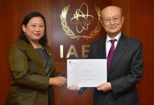 นางสาวมรกต ศรีสวัสดิ์ เอกอัครราชทูต ณ กรุงเวียนนา ยื่นสารแต่งตั้งต่อผู้อำนวยการใหญ่ทบวงการพลังงานปรมาณูระหว่างประเทศ (IAEA)