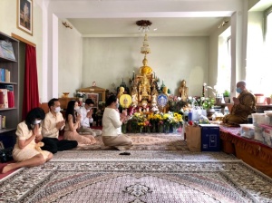 <strong>Read more about</strong><br />สถานเอกอัครราชทูต ณ กรุงเวียนนา เข้ากราบนมัสการพระสงฆ์ และถวายภัตตาหารและจตุปัจจัยไทยธรรมในโอกาสเทศกาลเข้าพรรษา พ.ศ. 2563 พร้อมทั้งส่งมอบงบประมาณสนับสนุนวัดไทยในต่างประเทศ สถานเอกอัครราชทูต ณ กรุงเวียนนา เข้ากราบนมัสการพระสงฆ์ และถวายภัตตาหารและจตุปัจจัยไทยธรรมในโอกาสเทศกาลเข้าพรรษา พ.ศ. 2563 พร้อมทั้งส่งมอบงบประมาณสนับสนุนวัดไทยในต่างประเทศ