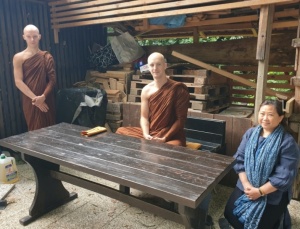 <strong>Read more about</strong><br />น.ส. มรกต ศรีสวัสดิ์ เอกอัครราชทูต ณ กรุงเวียนนา เข้าร่วมพิธีอุปสมบทพระสงฆ์ 2 รูป และสามเณร 1 รูป ณ สำนักสงฆ์สมณทีป เมือง Trebnje สโลวีเนีย น.ส. มรกต ศรีสวัสดิ์ เอกอัครราชทูต ณ กรุงเวียนนา เข้าร่วมพิธีอุปสมบทพระสงฆ์ 2 รูป และสามเณร 1 รูป ณ สำนักสงฆ์สมณทีป เมือง Trebnje สโลวีเนีย