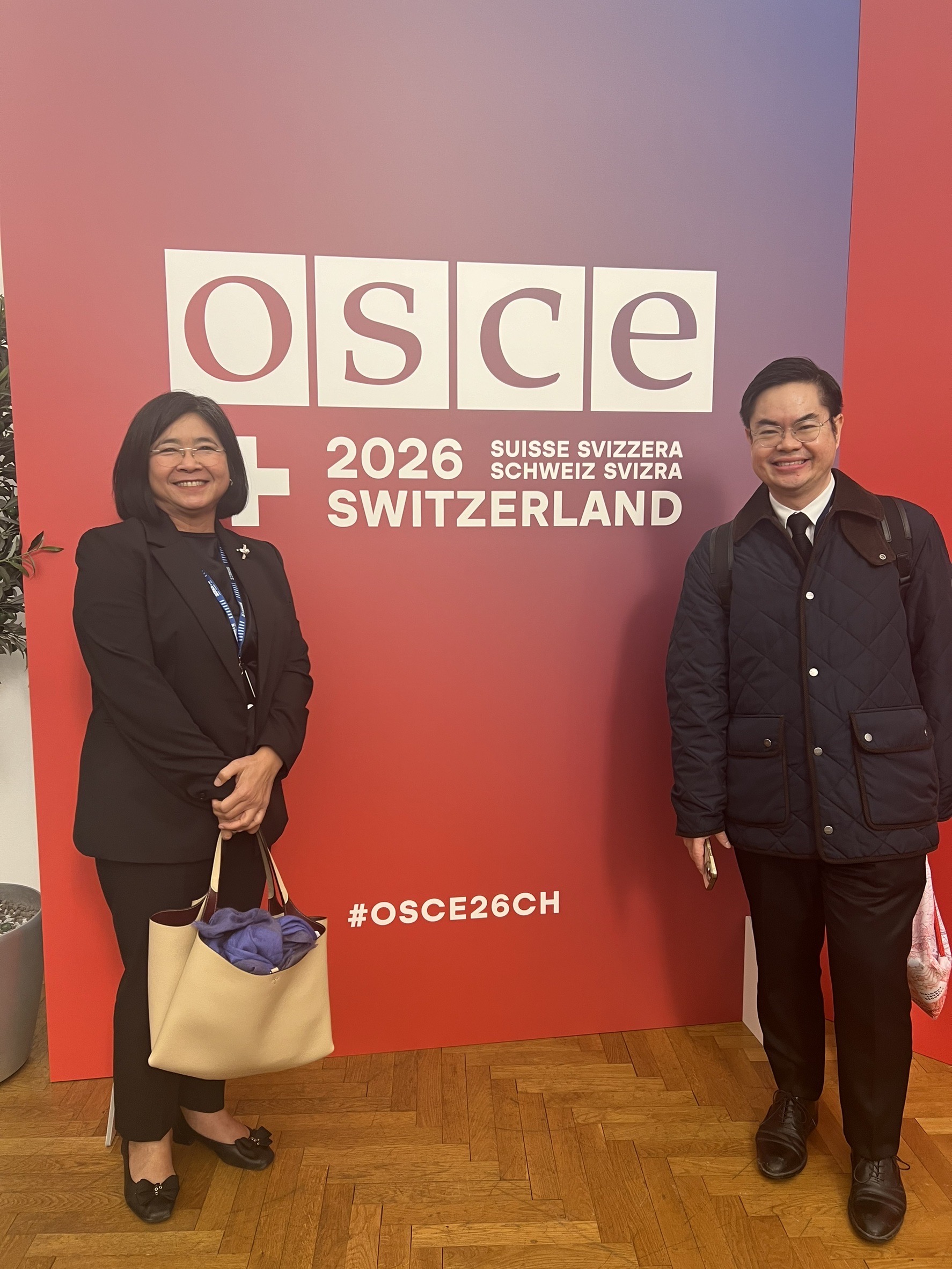 790785EF BD13 40B8 92CB 92505864DB79